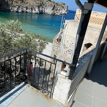 Apartment Mani Spot In Alypa