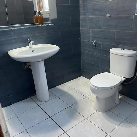 Mani Spot In Alypa Apartment *